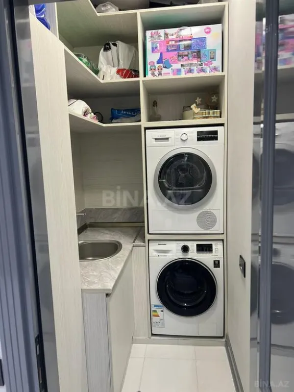 Satılır 3 otaqlı mənzil 190 m²