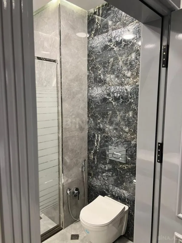 Satılır 3 otaqlı mənzil 190 m²