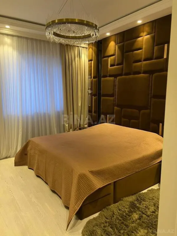 Satılır 3 otaqlı mənzil 190 m²