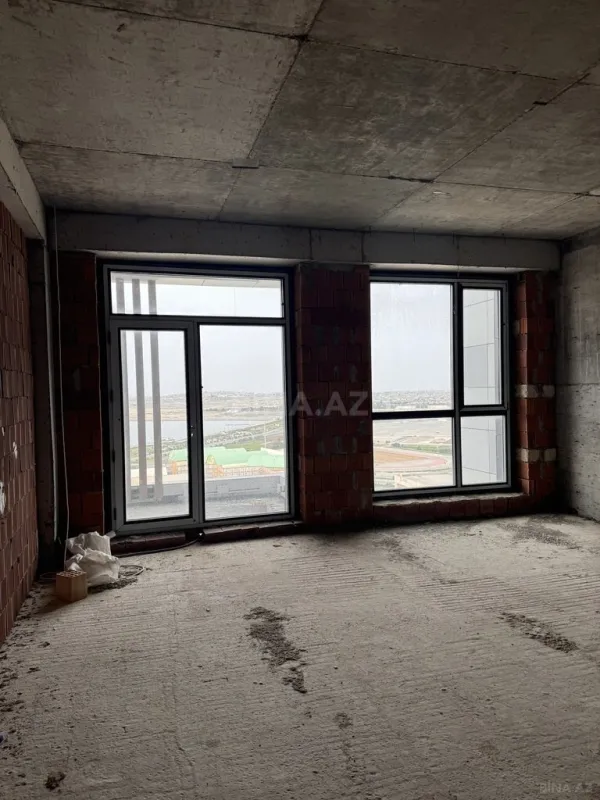 Satılır 3 otaqlı mənzil 107 m²
