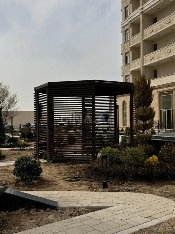 Satılır 3 otaqlı mənzil 107 m²