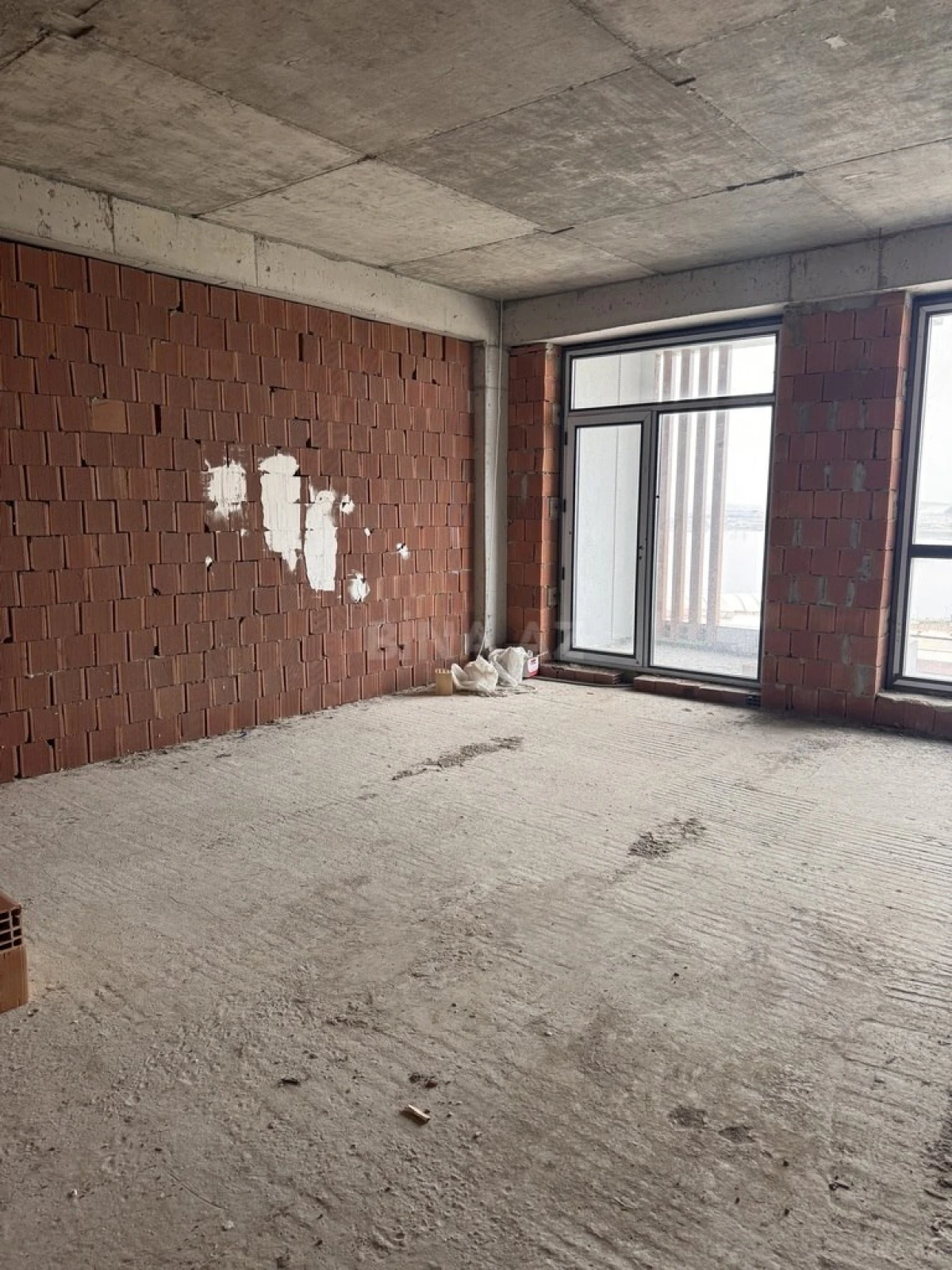 Satılır 3 otaqlı mənzil 107 m²