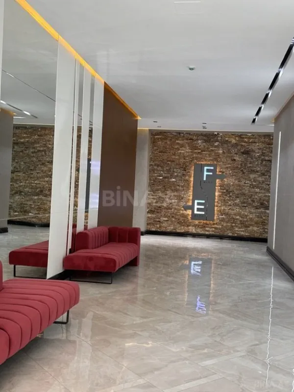Satılır 3 otaqlı mənzil 107 m²