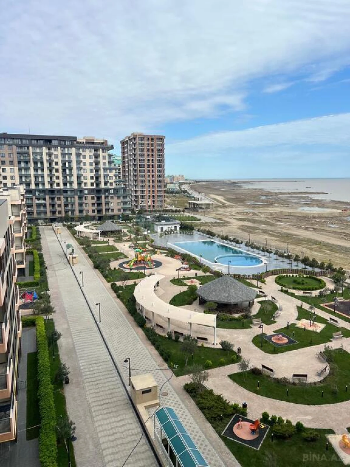 Satılır 3 otaqlı mənzil 150 m²