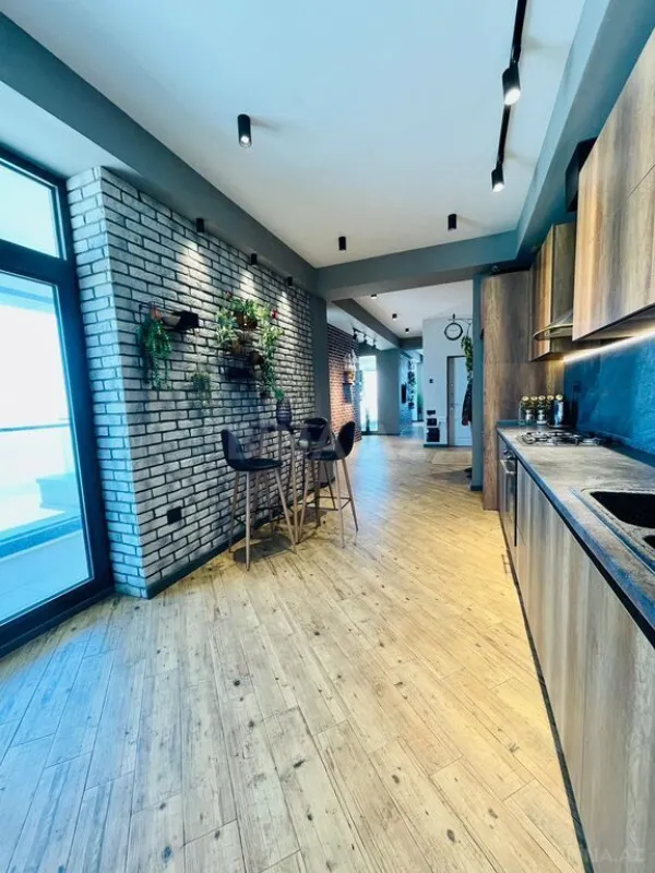 Satılır 3 otaqlı mənzil 150 m²