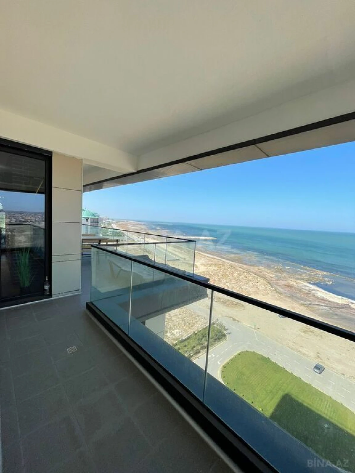 Satılır 3 otaqlı mənzil 150 m²