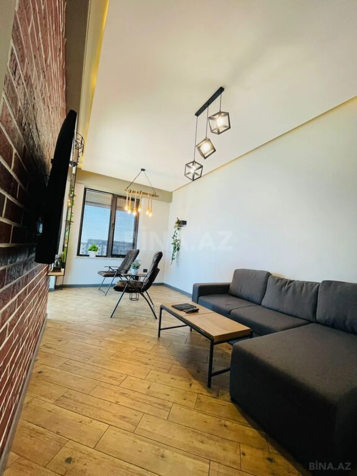 Satılır 3 otaqlı mənzil 150 m²