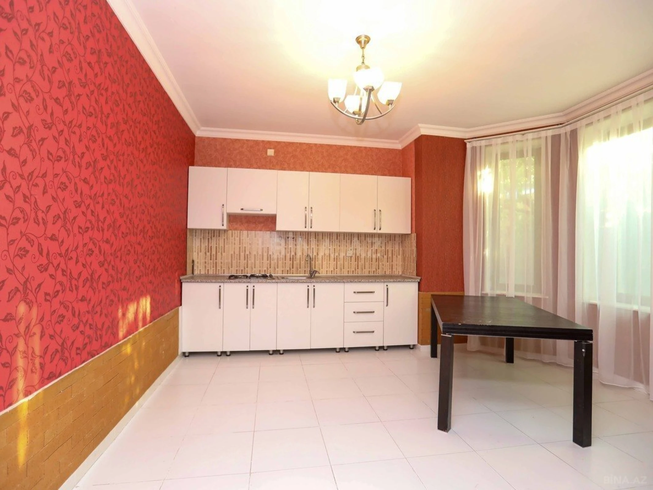 Satılır 7 otaqlı həyət evi 1000 m²