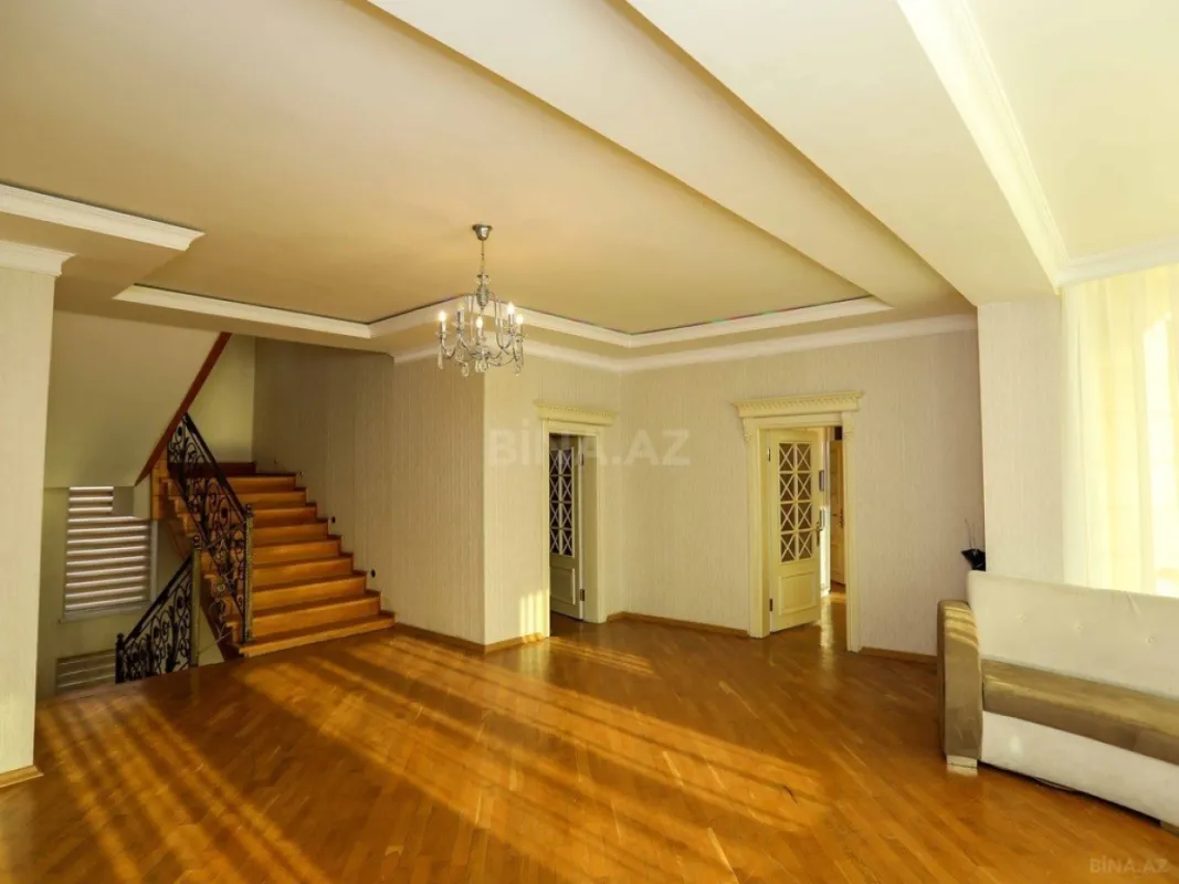 Satılır 7 otaqlı həyət evi 1000 m²