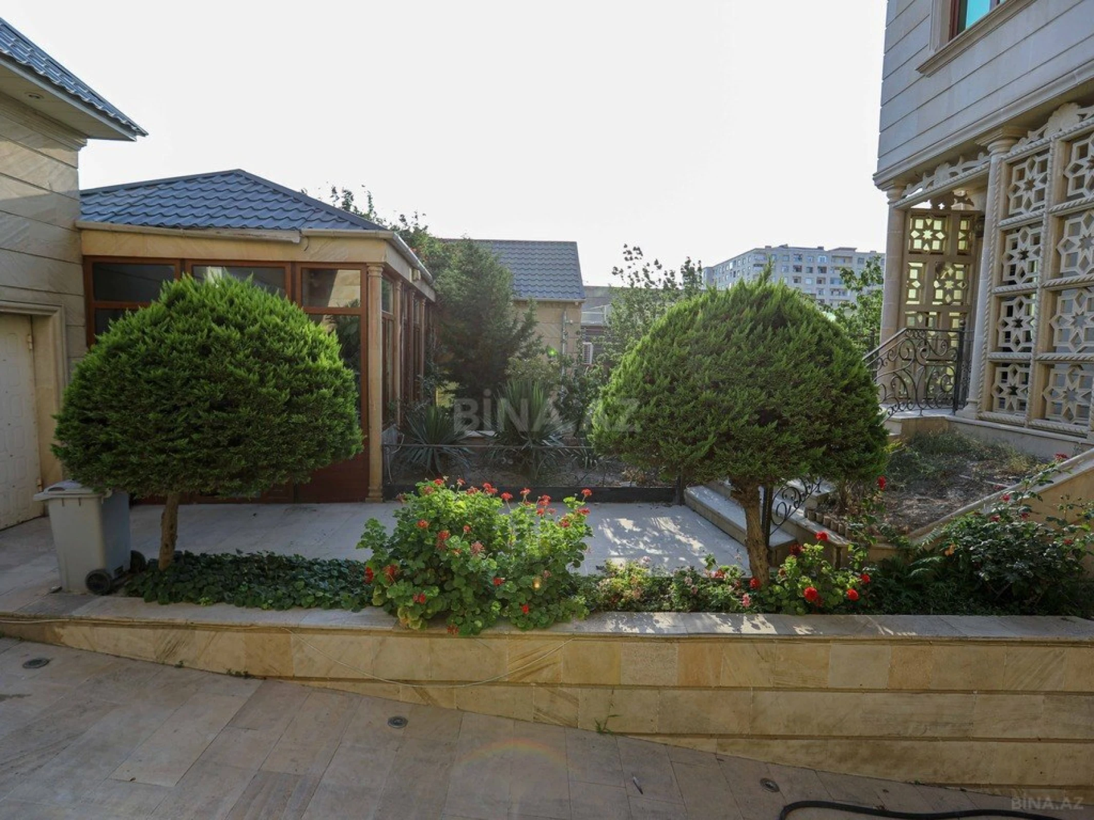 Satılır 7 otaqlı həyət evi 1000 m²