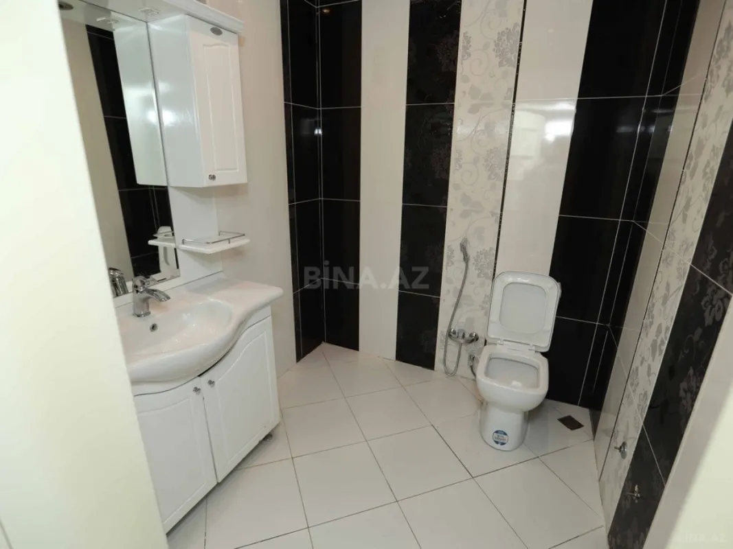 Satılır 7 otaqlı həyət evi 1000 m²