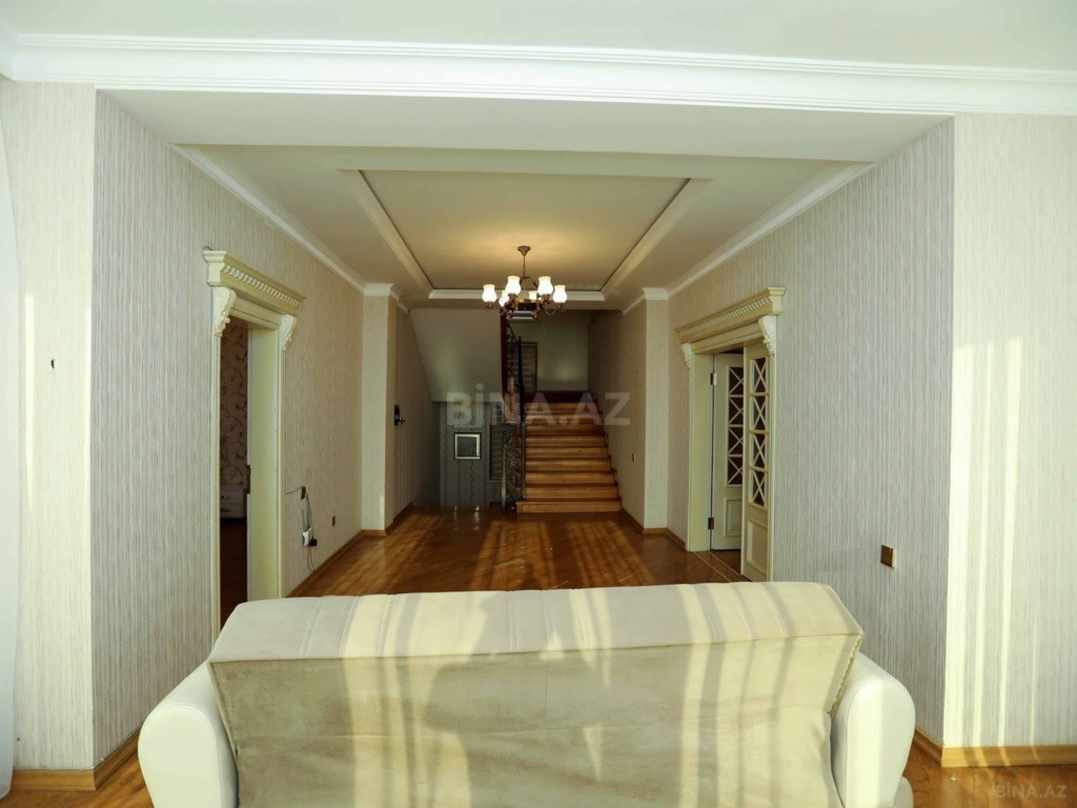 Satılır 7 otaqlı həyət evi 1000 m²