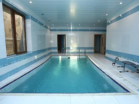 Satılır 7 otaqlı həyət evi 1000 m²