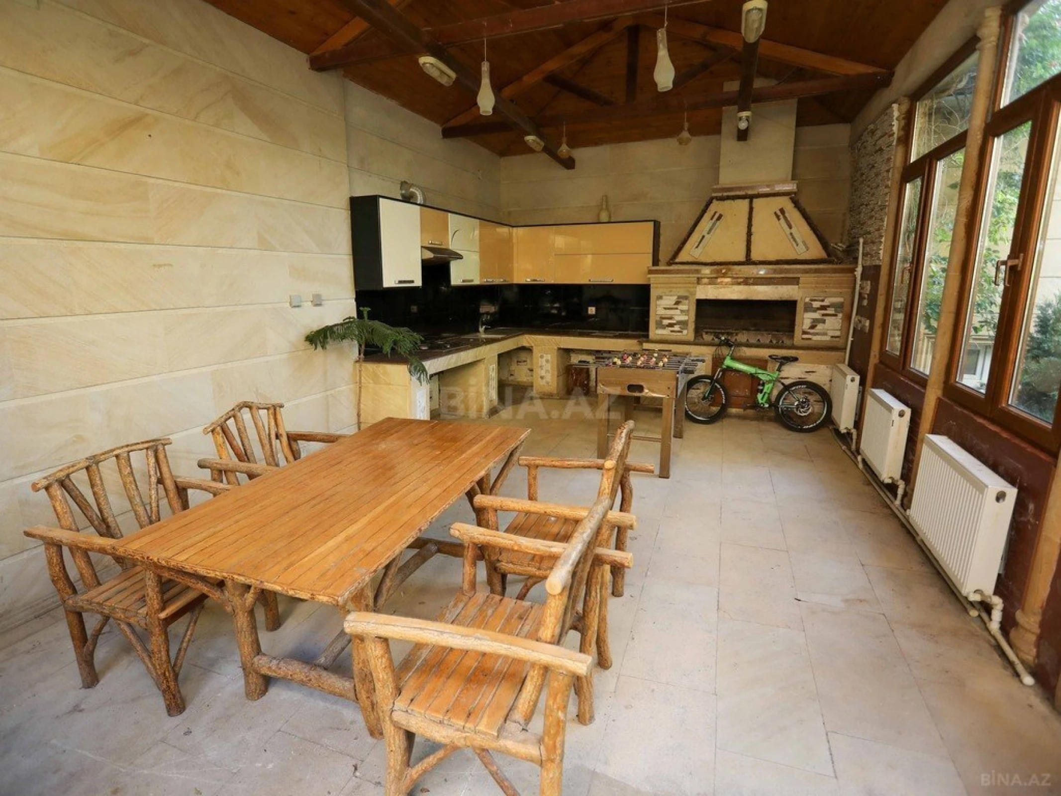 Satılır 7 otaqlı həyət evi 1000 m²