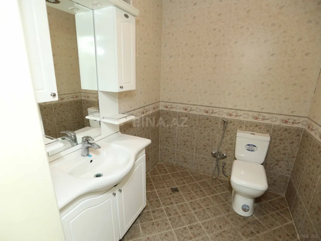 Satılır 7 otaqlı həyət evi 1000 m²