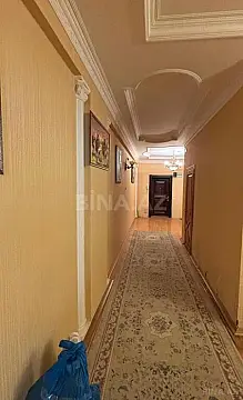 Satılır 4 otaqlı mənzil 245 m²