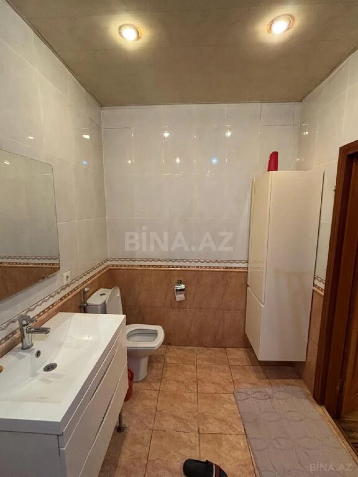 Satılır 4 otaqlı mənzil 245 m²