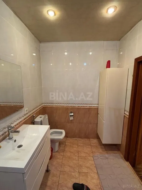 Satılır 4 otaqlı mənzil 245 m²