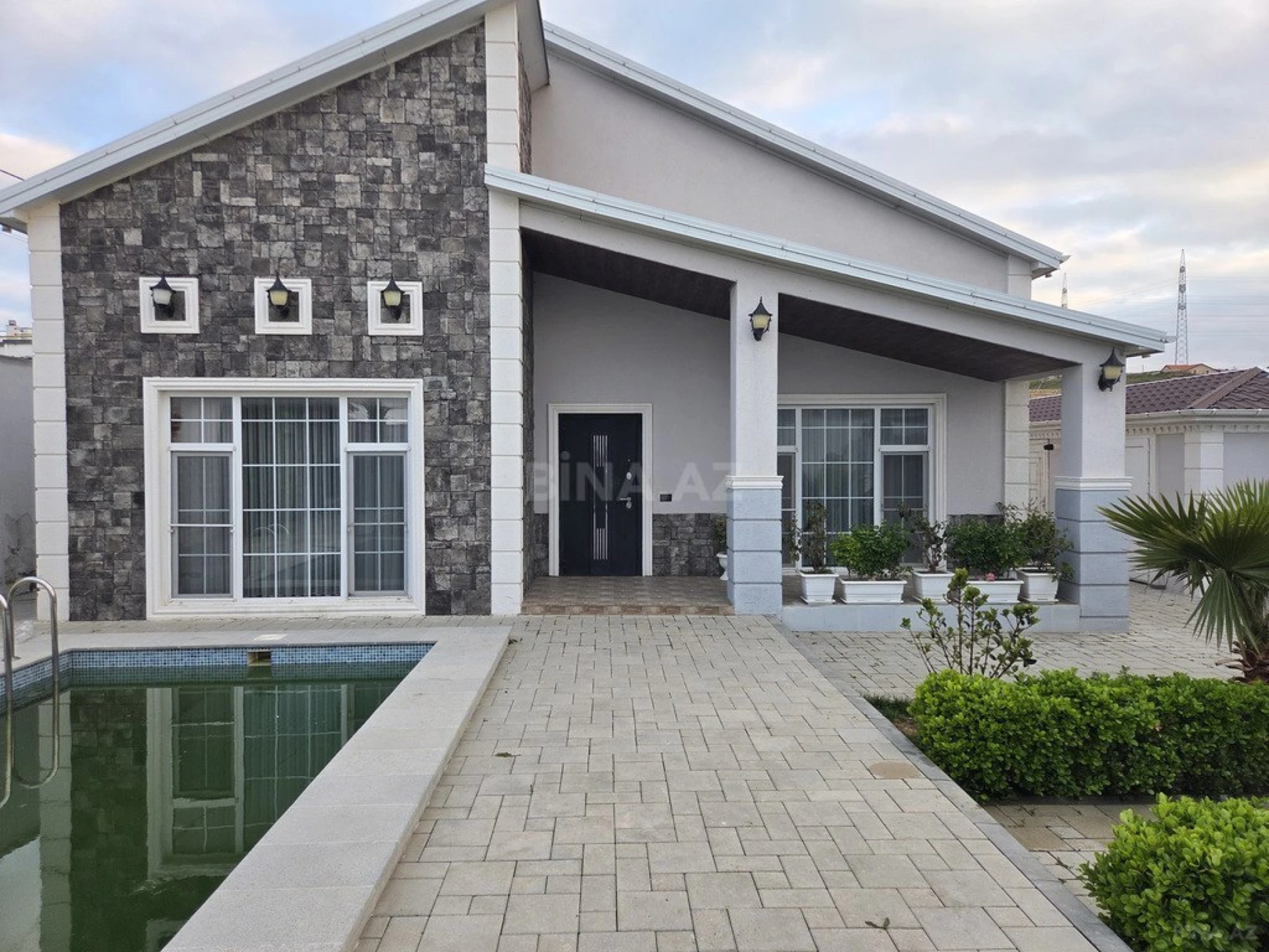 Kirayə verilir 3 otaqlı həyət evi 180 m²