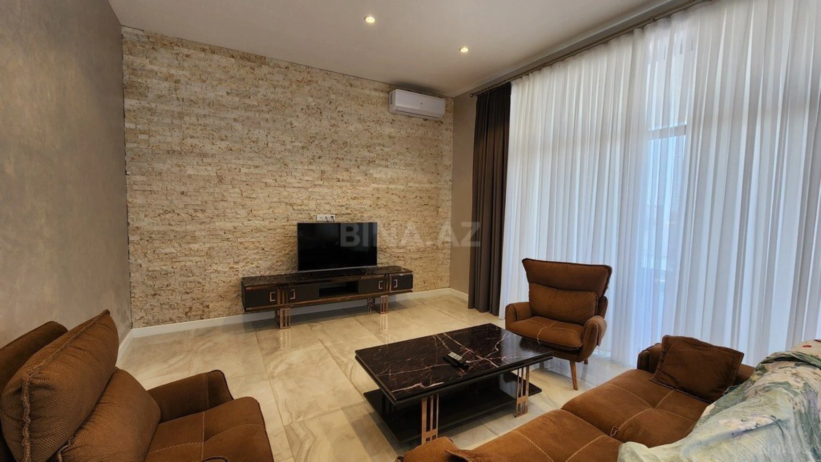 Kirayə verilir 5 otaqlı həyət evi 260 m²