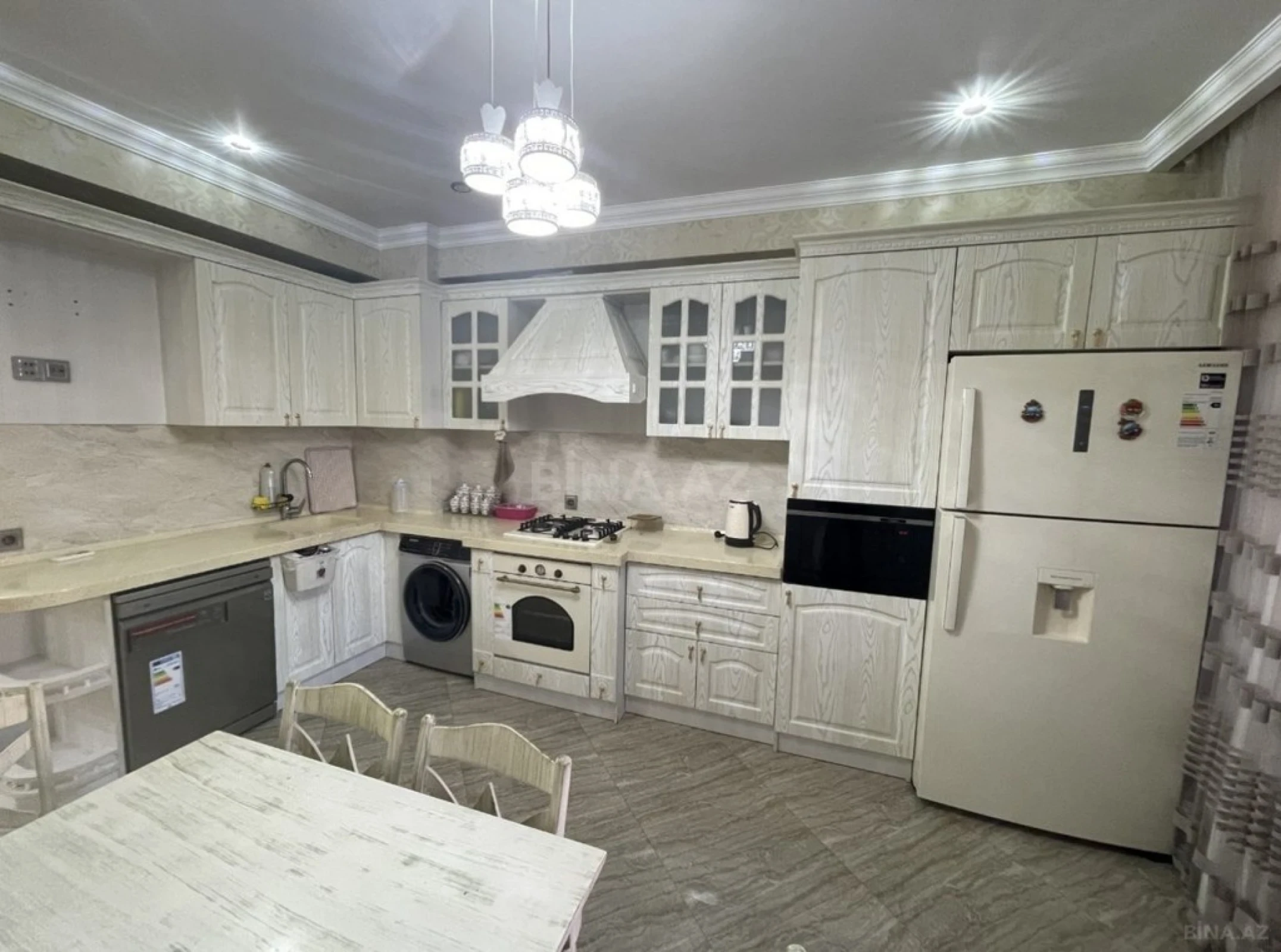 Kirayə verilir 3 otaqlı mənzil 96 m²