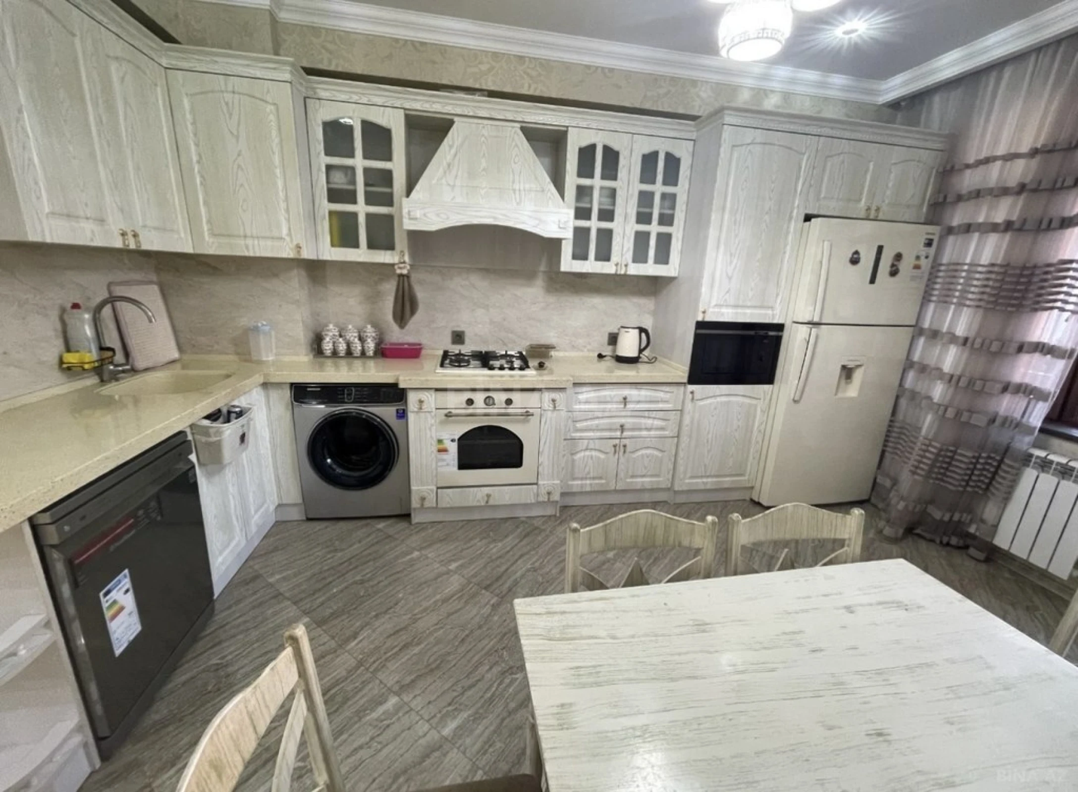 Kirayə verilir 3 otaqlı mənzil 96 m²