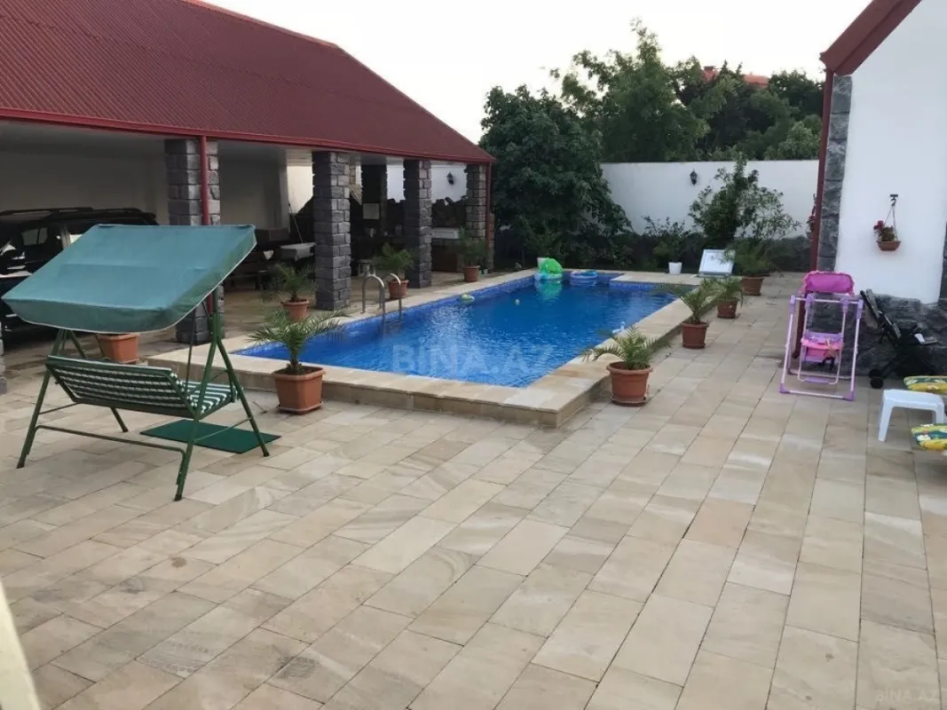 Kirayə verilir 4 otaqlı həyət evi 300 m²