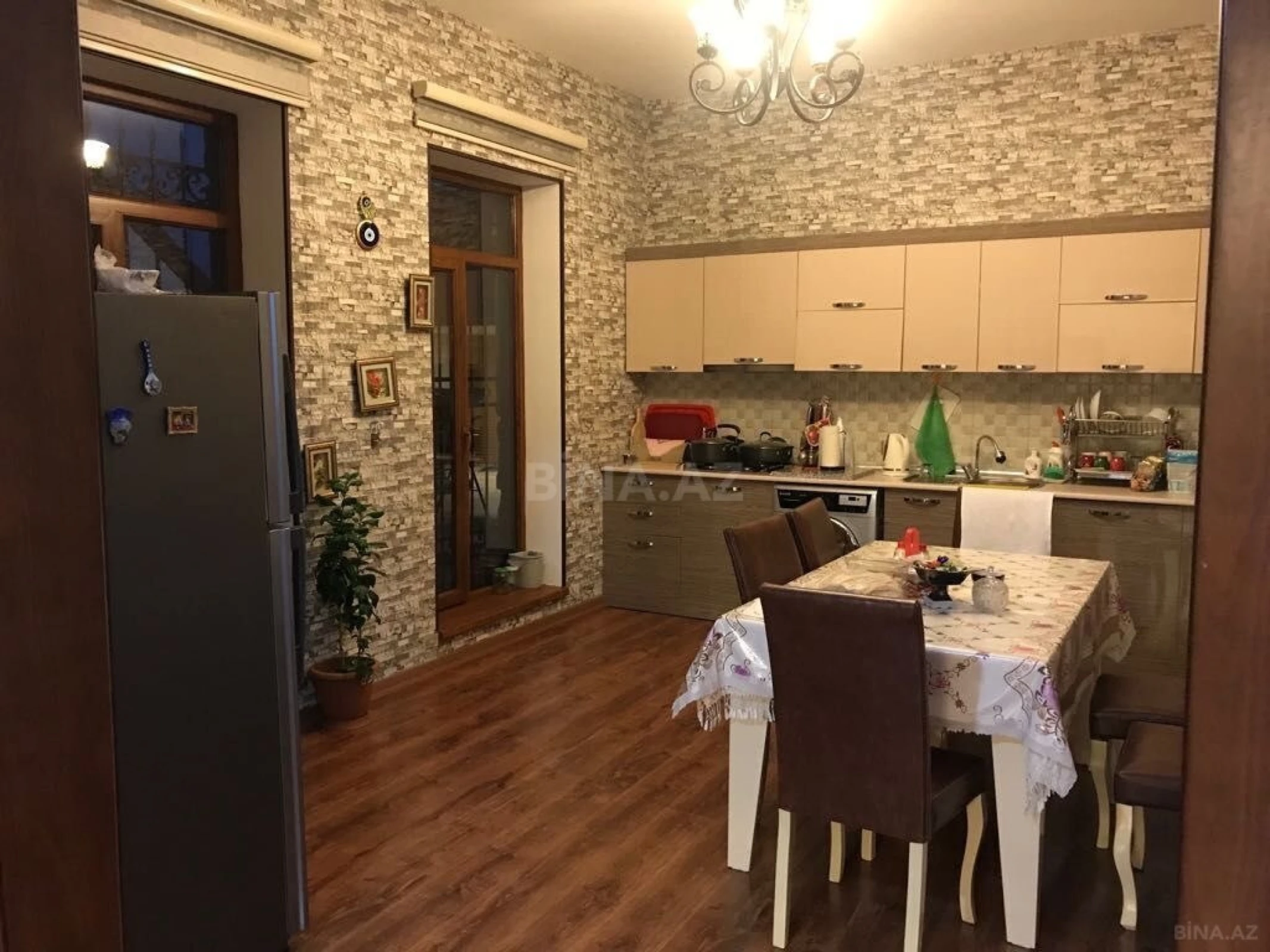 Kirayə verilir 4 otaqlı həyət evi 300 m²