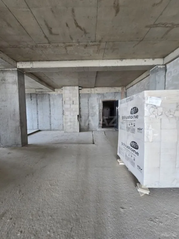 Satılır 4 otaqlı mənzil 220 m²