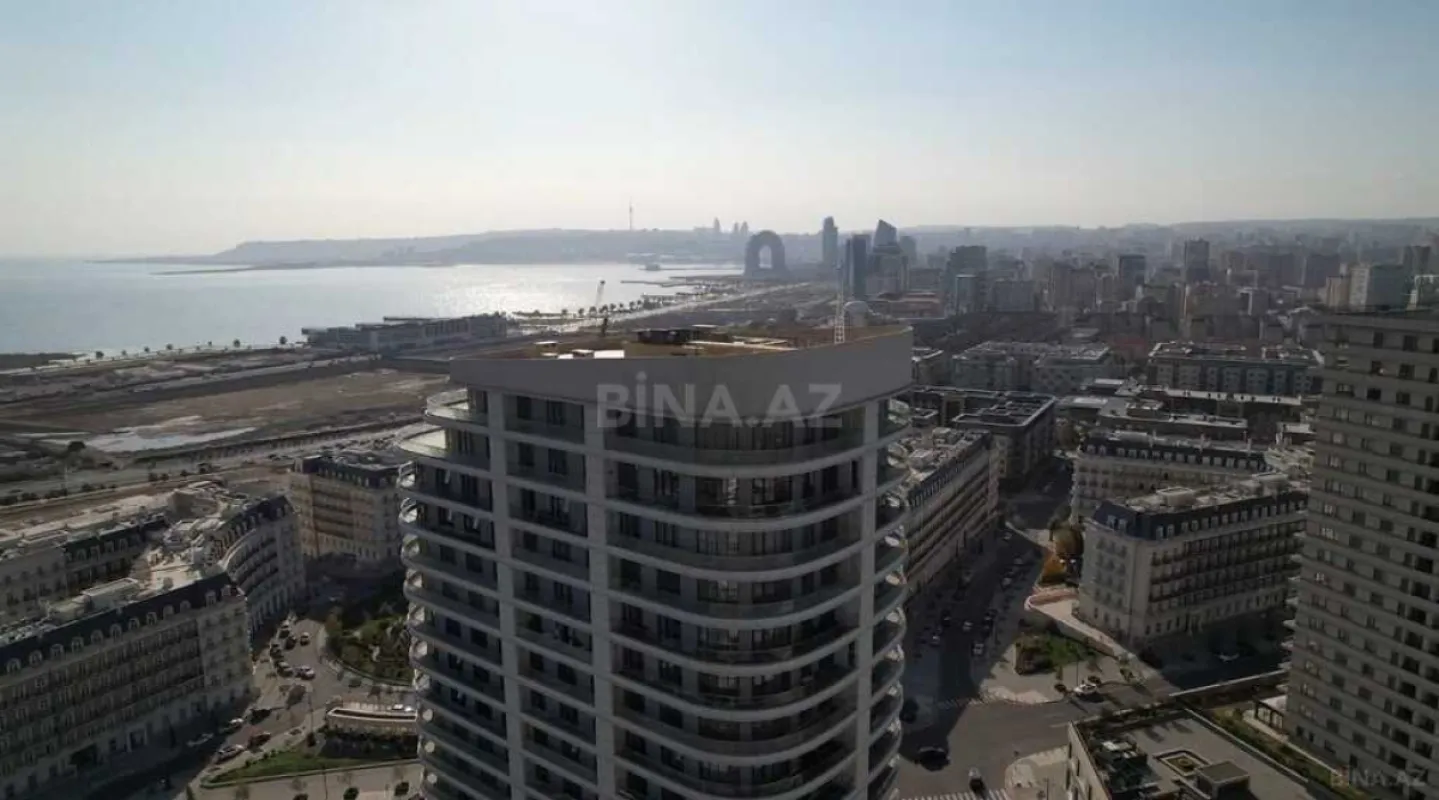 Satılır 4 otaqlı mənzil 220 m²