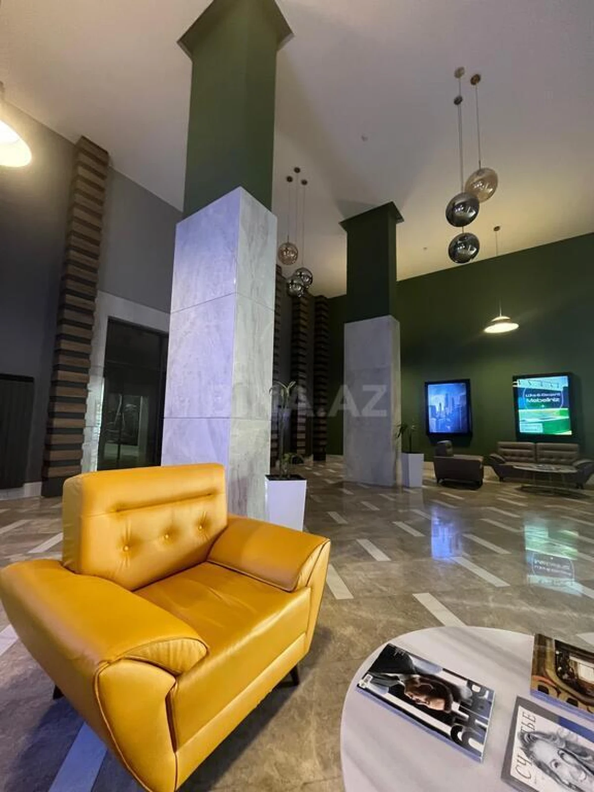 Satılır 4 otaqlı mənzil 220 m²
