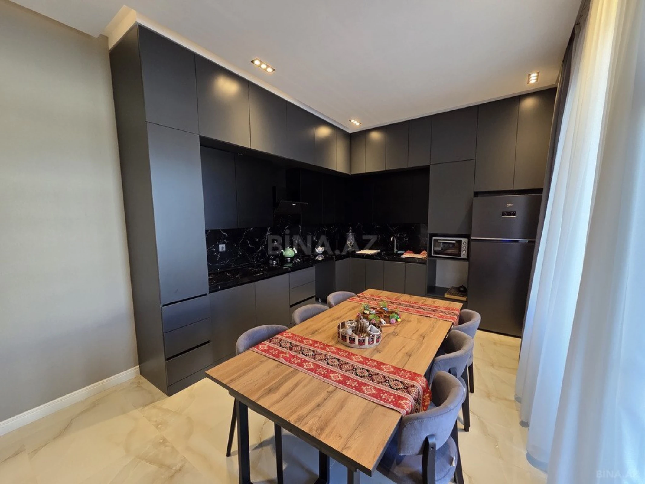 Kirayə verilir 5 otaqlı həyət evi 280 m²