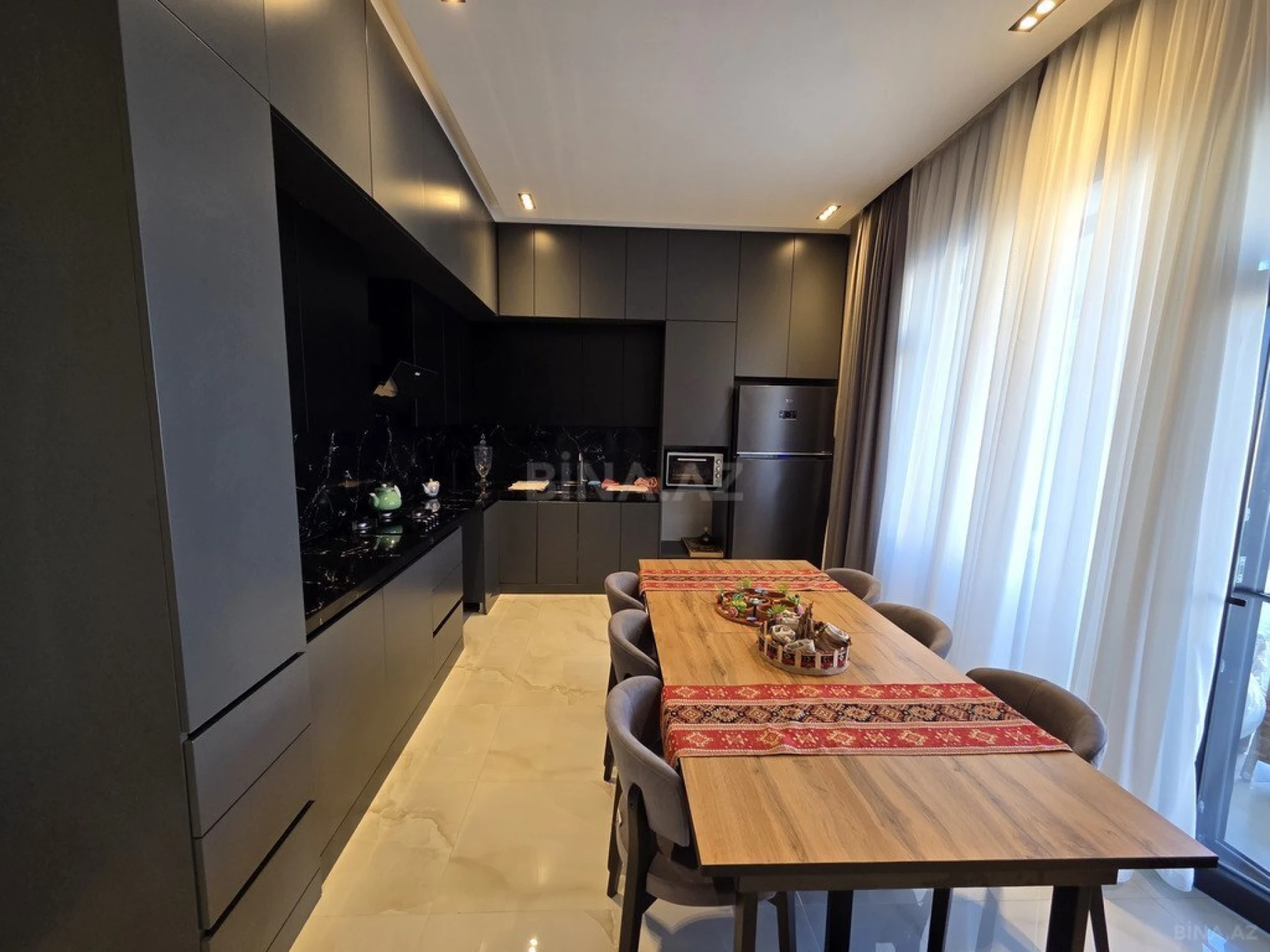 Kirayə verilir 5 otaqlı həyət evi 280 m²