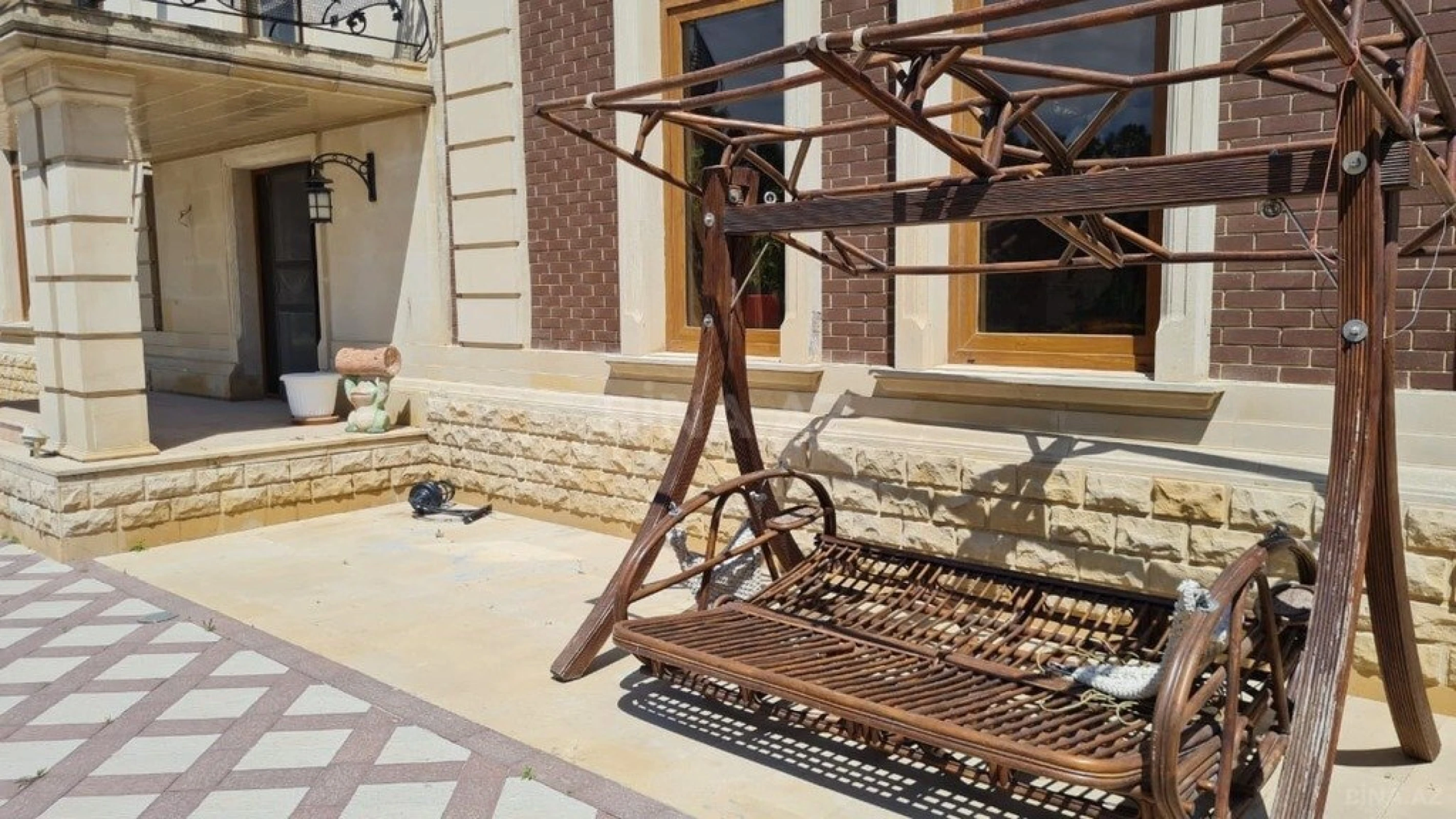 Kirayə verilir 6 otaqlı həyət evi 400 m²