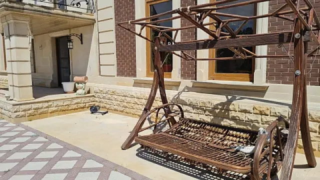 Kirayə verilir 6 otaqlı həyət evi 400 m²