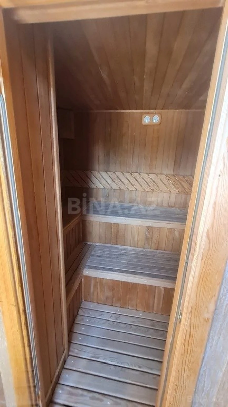 Kirayə verilir 6 otaqlı həyət evi 400 m²