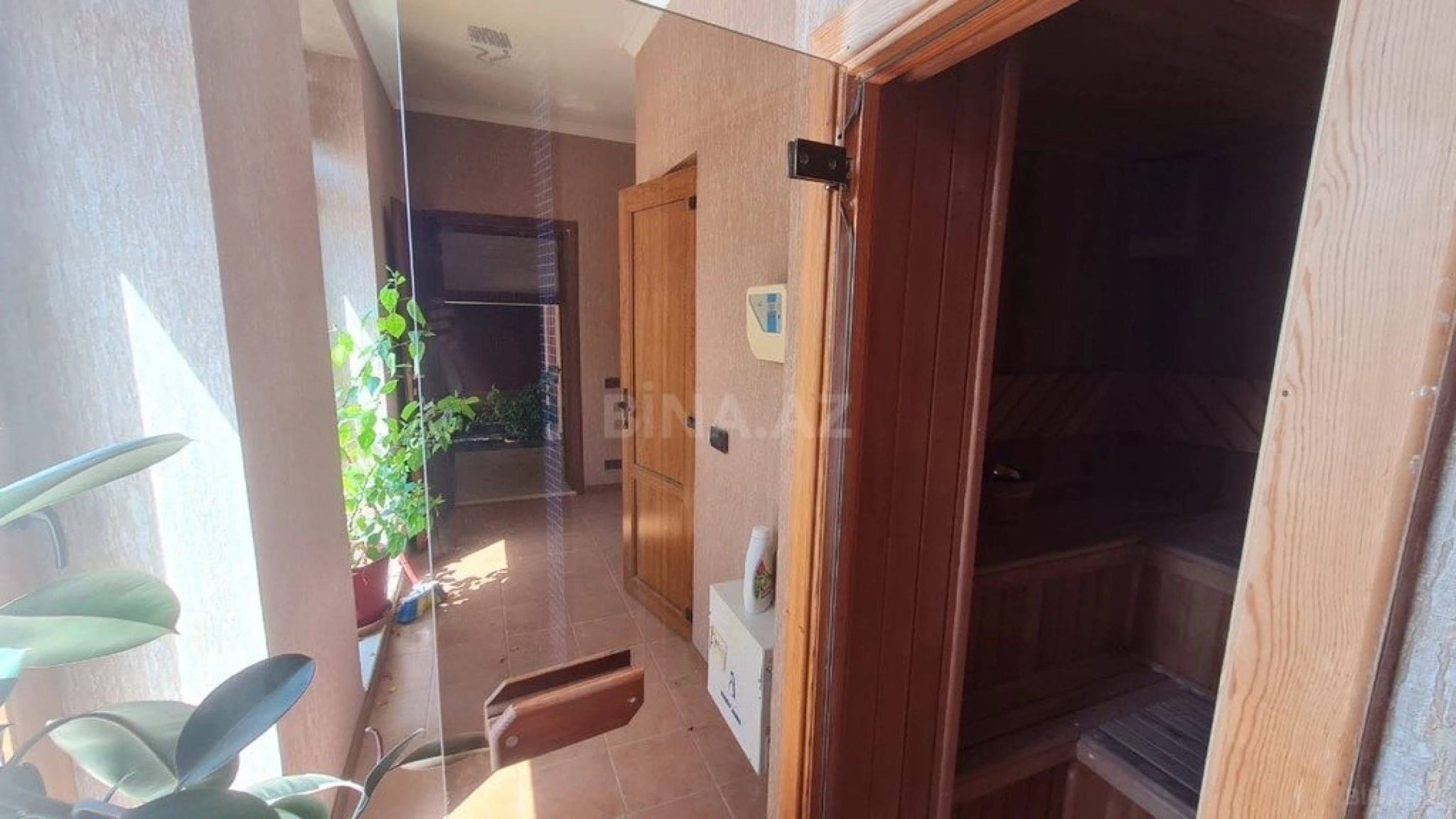 Kirayə verilir 6 otaqlı həyət evi 400 m²