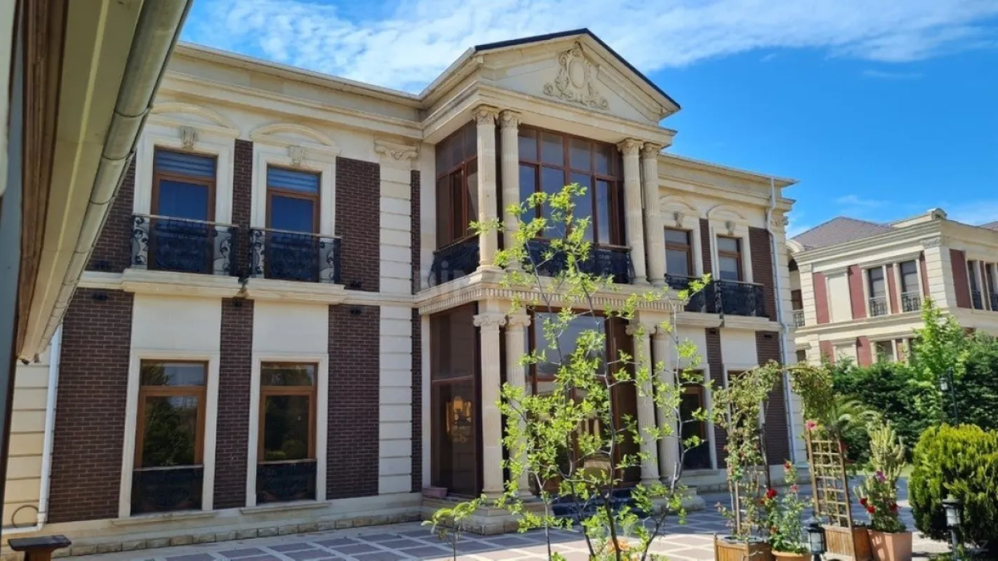 Kirayə verilir 6 otaqlı həyət evi 400 m²