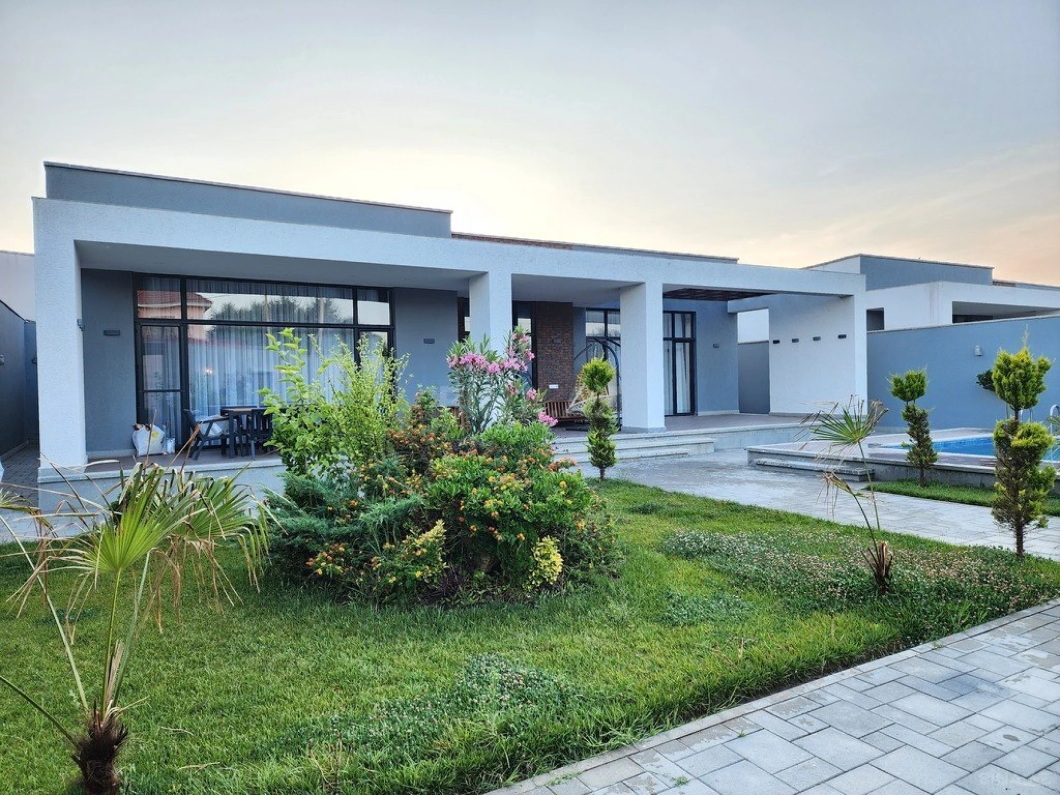 Kirayə verilir 4 otaqlı həyət evi 240 m²