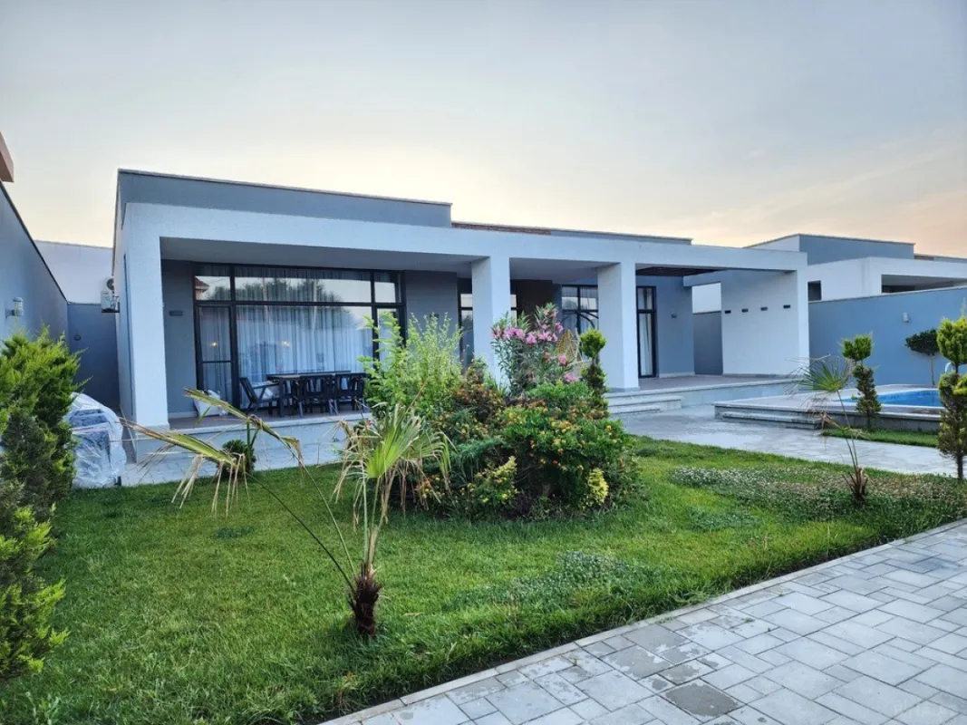 Kirayə verilir 4 otaqlı həyət evi 240 m²