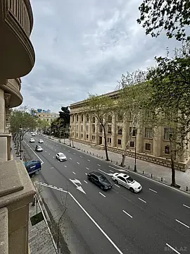 Satılır 3 otaqlı mənzil 160 m² — Bakı, Sahil qəs. 3 otaq 160.00 m²