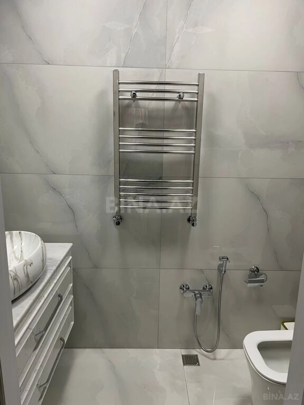Satılır 2 otaqlı mənzil 96 m²