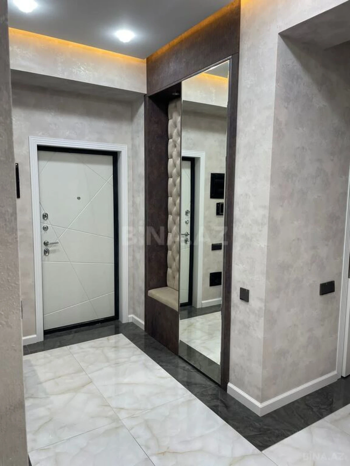 Satılır 2 otaqlı mənzil 96 m²
