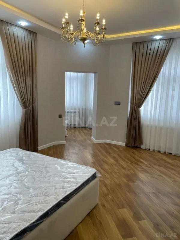 Satılır 2 otaqlı mənzil 96 m²