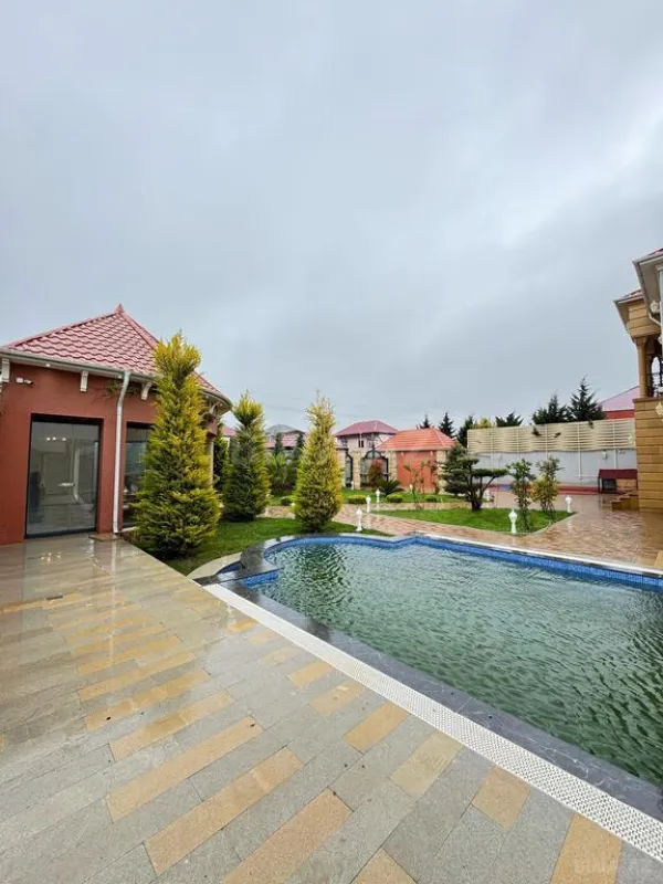 Satılır 7 otaqlı həyət evi 500 m²