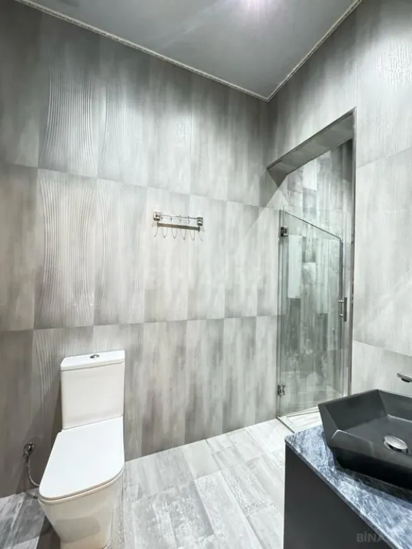 Satılır 7 otaqlı həyət evi 500 m²