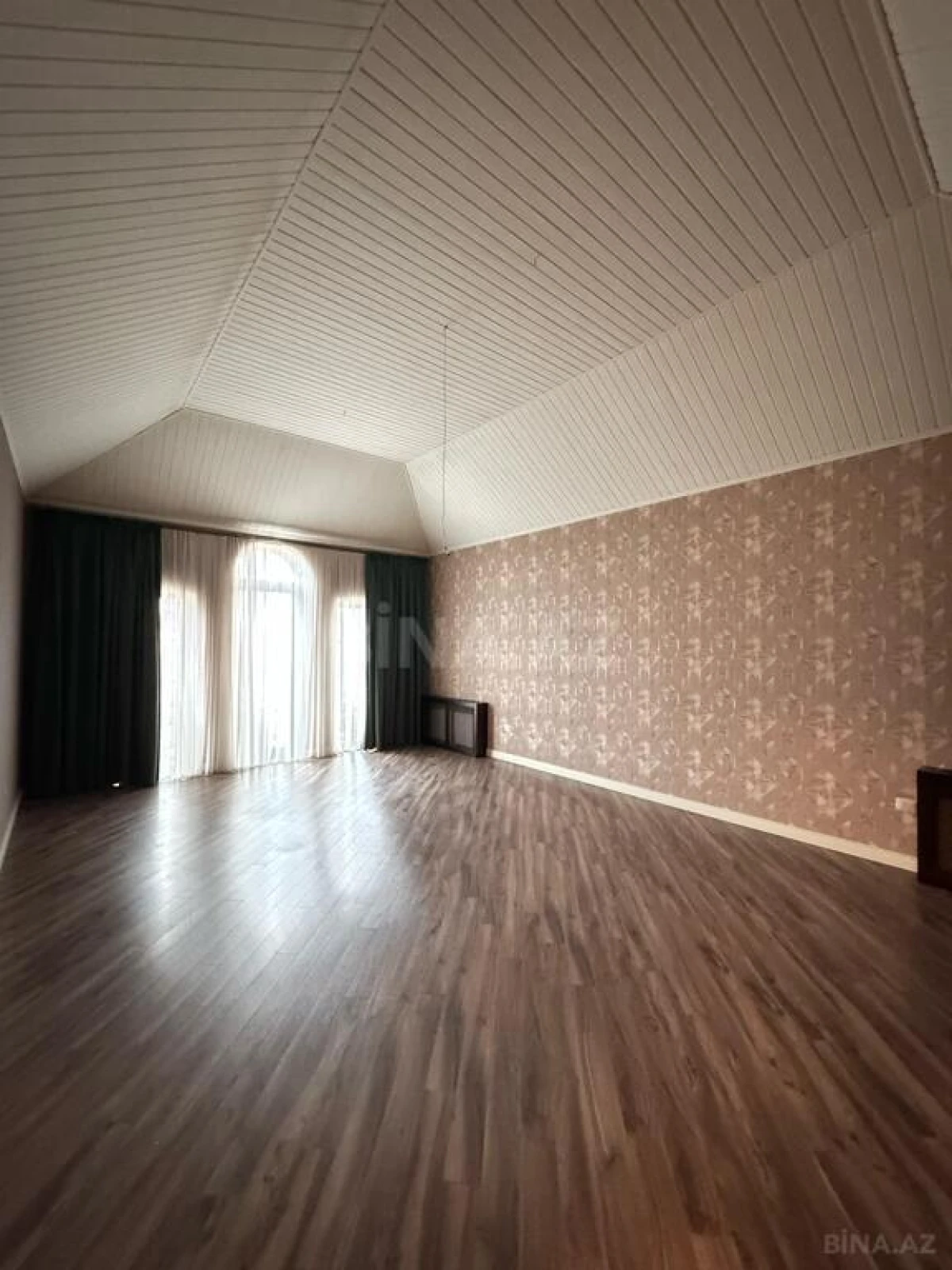 Satılır 7 otaqlı həyət evi 500 m²