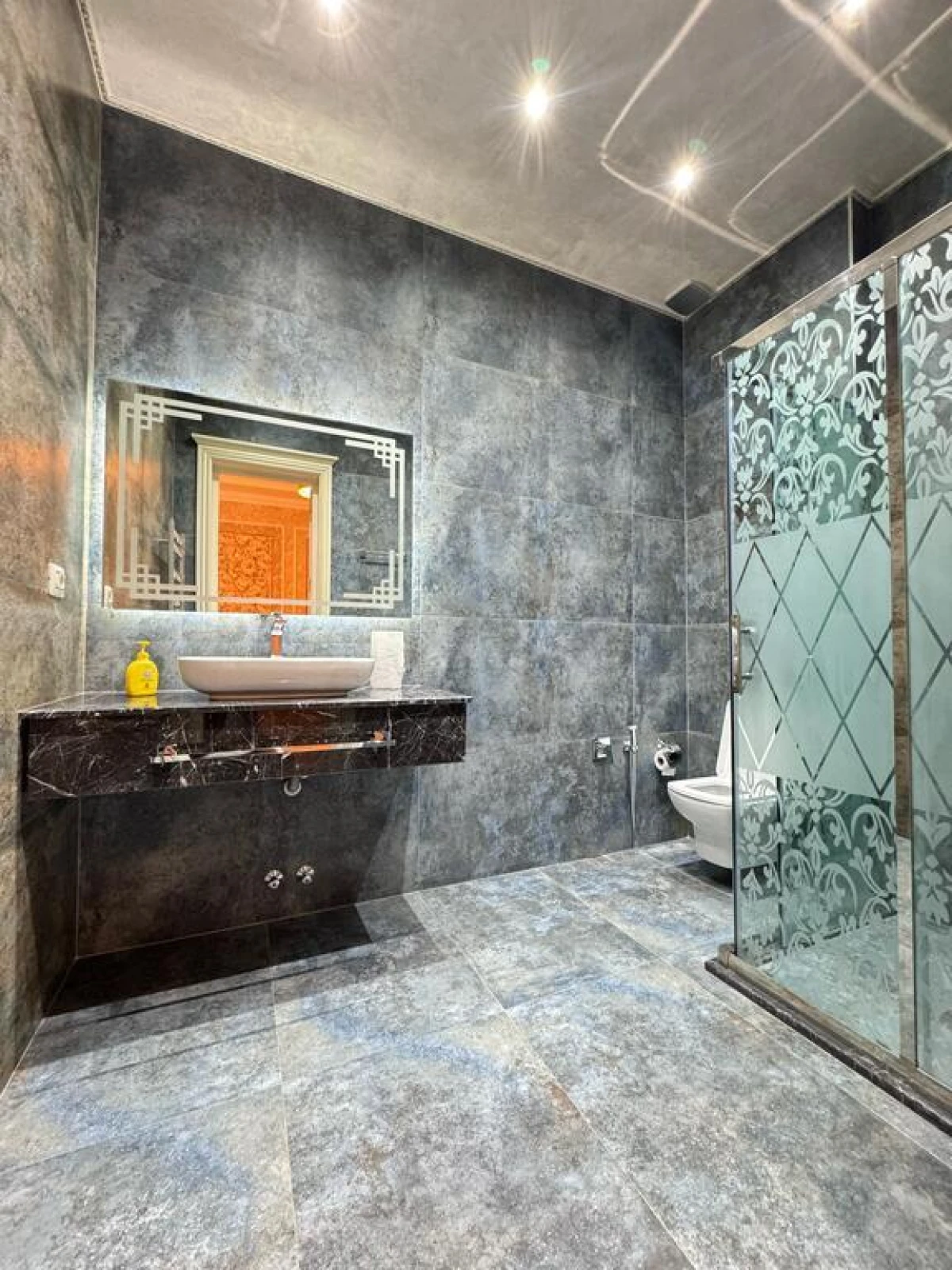 Satılır 7 otaqlı həyət evi 500 m²