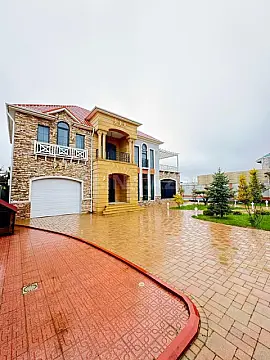 Satılır 7 otaqlı həyət evi 500 m²