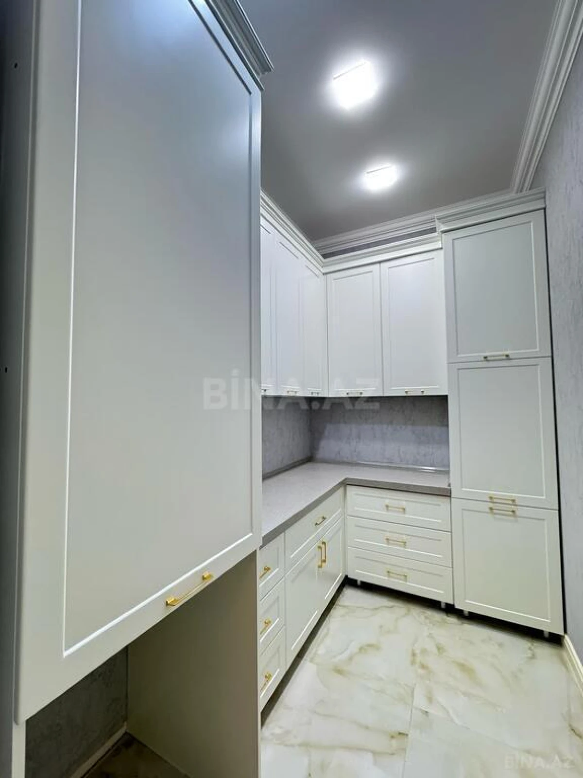 Satılır 7 otaqlı həyət evi 500 m²